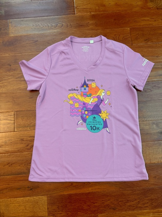 Disney runDisney Women’s Athletic Fit T-Shirts Size M - Picture 10 of 13